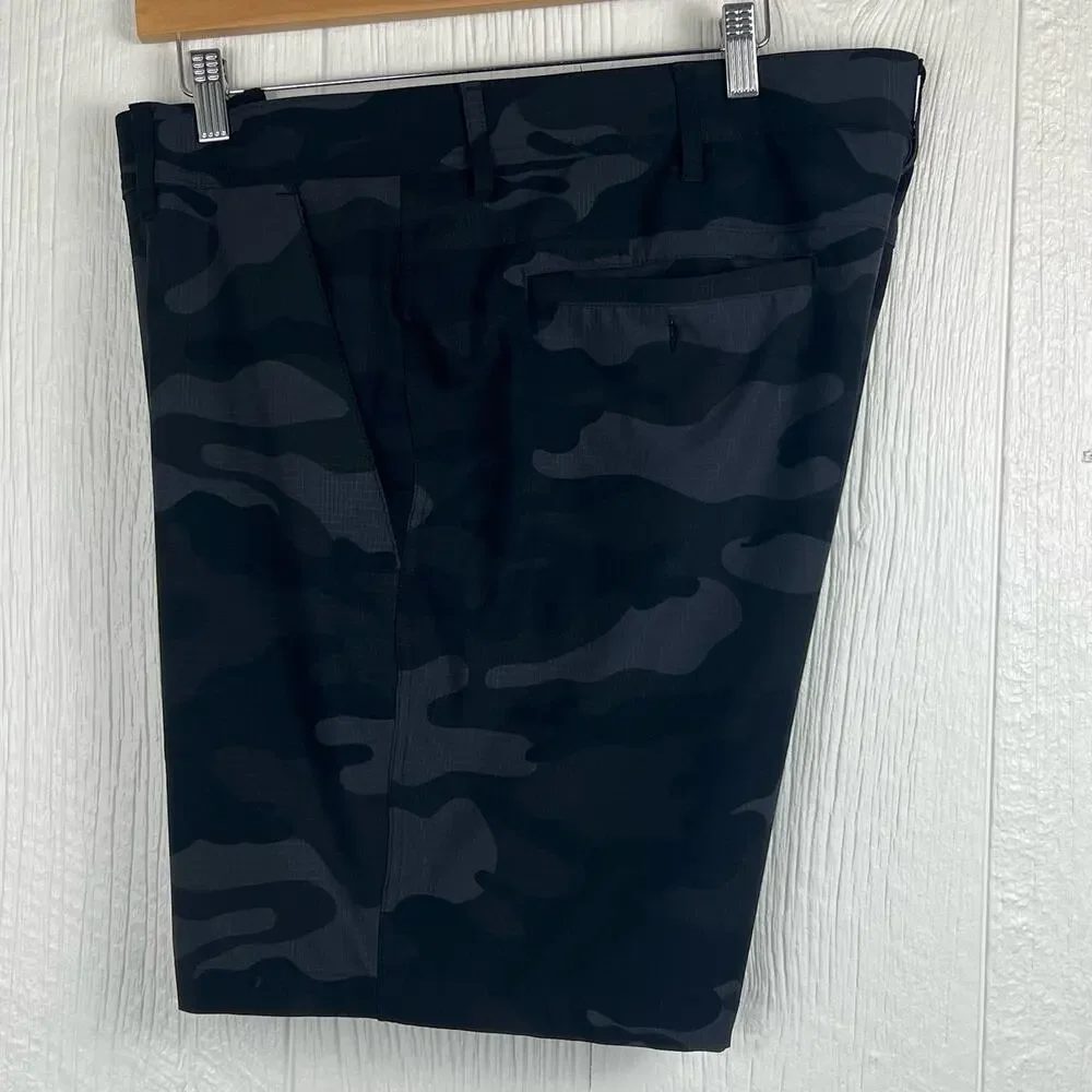 George shorts mens 40 Camo flat front back pocket one with a zipper NICE!